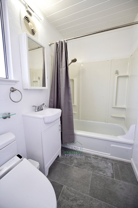 Building Photo - 955 Las Ovejas Ave