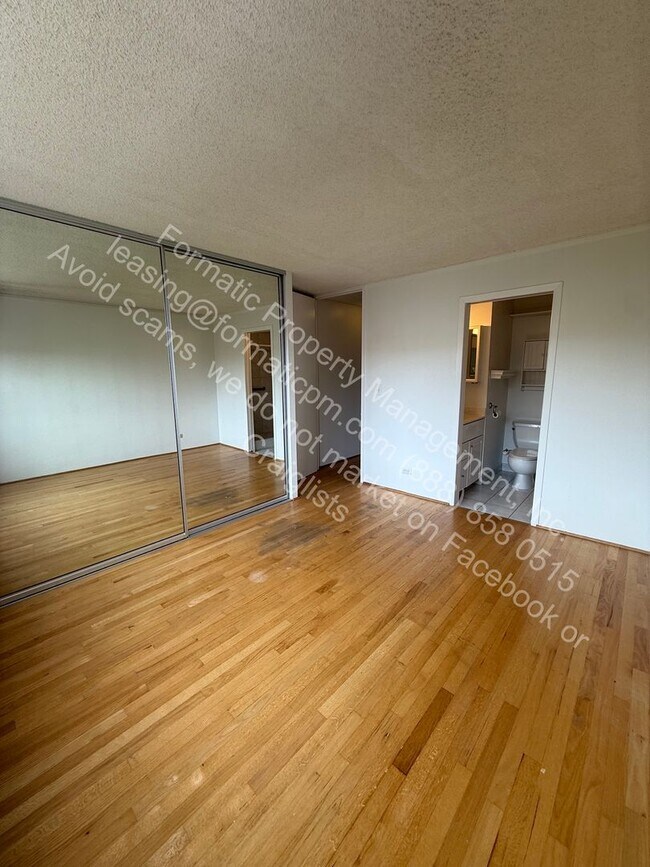 Building Photo - Pet-Friendly 2-Bedroom (or 1 Bedroom + Home Office) Apartment with In-Unit Laundry, Pool & Covere...