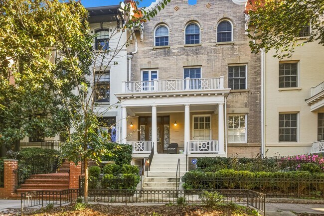 Building Photo - 2619 Woodley Pl NW