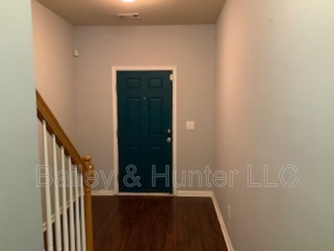 Building Photo - 473 Mulberry Row