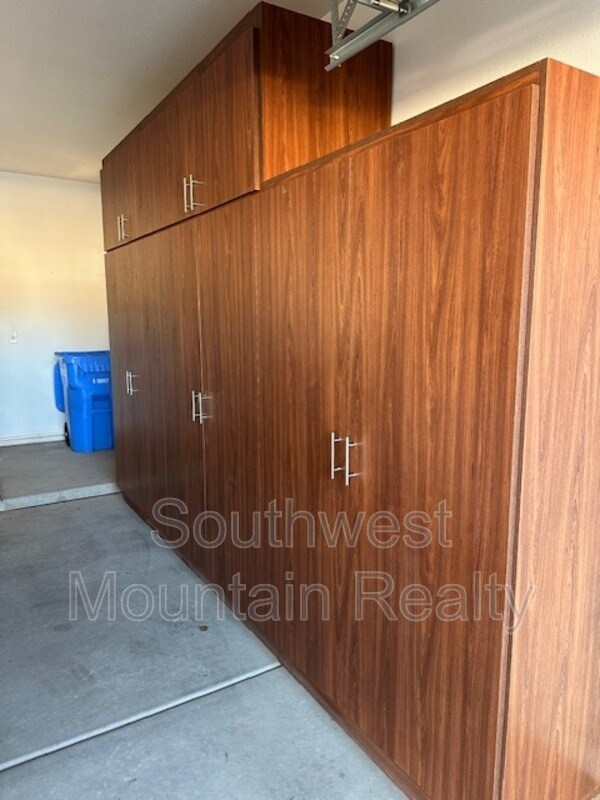 Building Photo - 4245 E Ficus Way