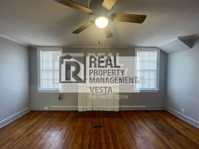 Building Photo - 1256 Winton Ave