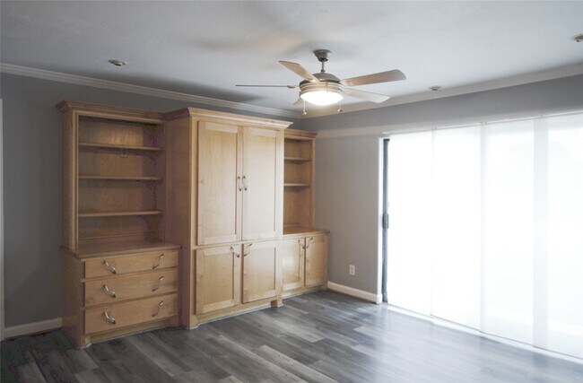 Building Photo - 8427 Hearth Dr