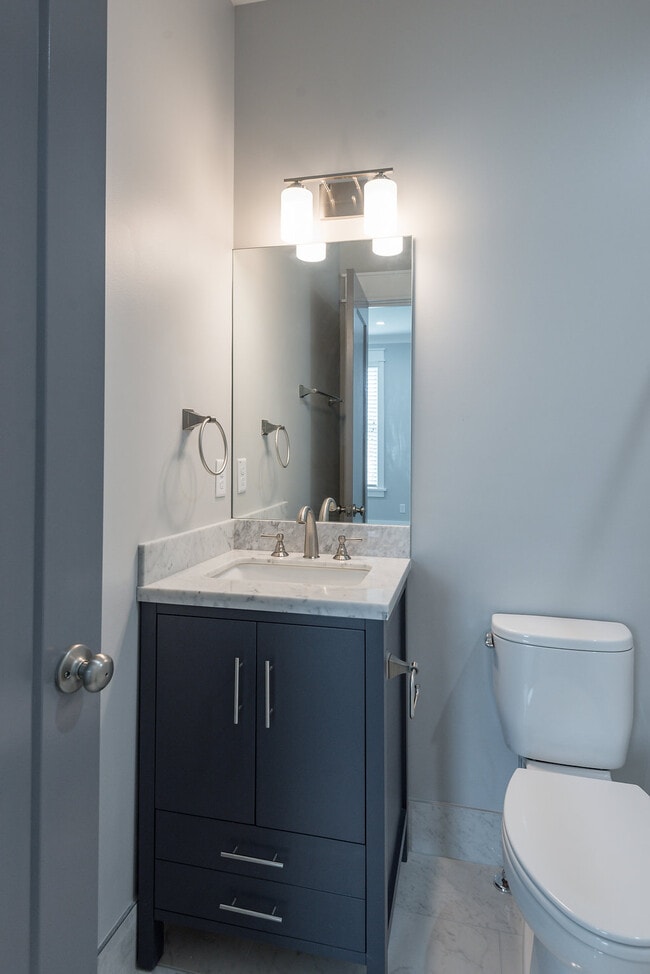 Building Photo - 6 Sanctuary Ct