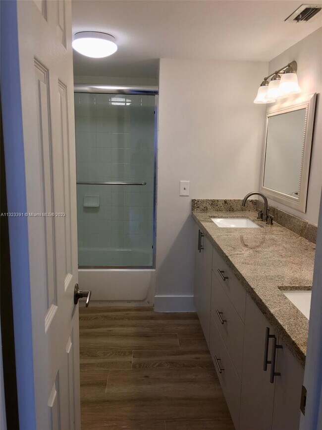 Building Photo - 12715 SW 102nd Terrace