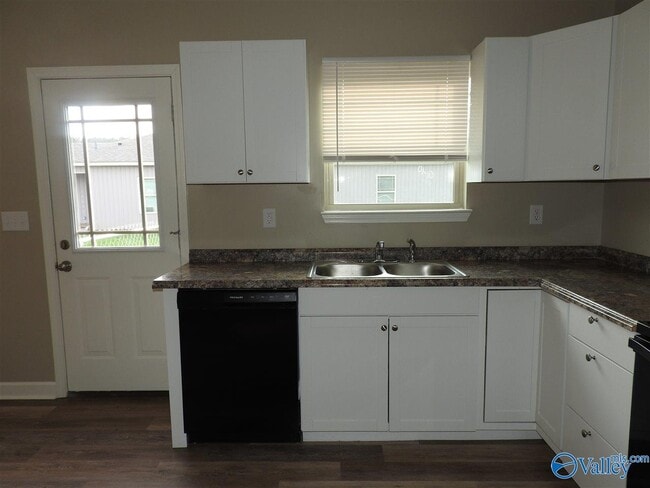 Building Photo - 104 Blue Heron Way