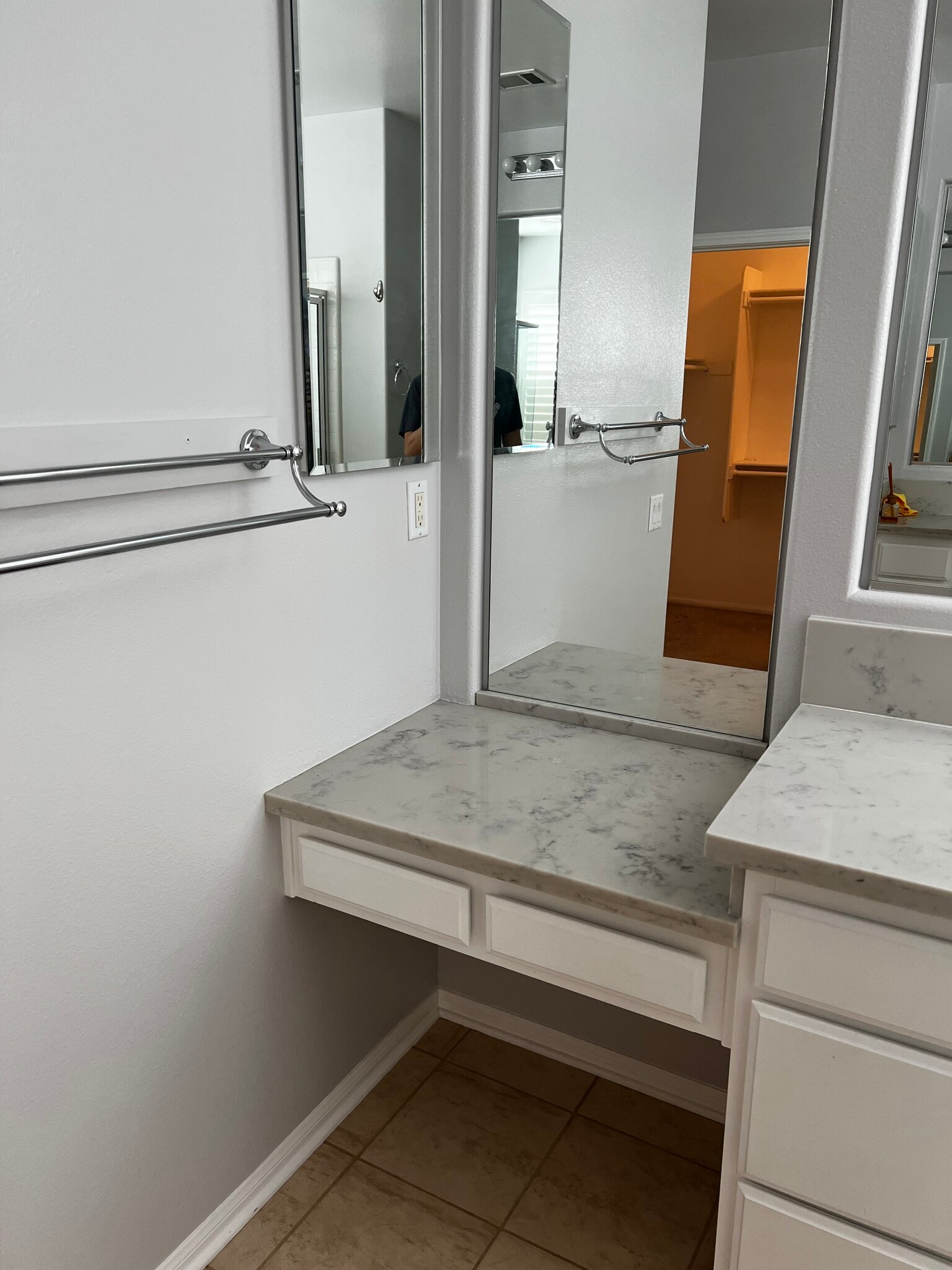 Master bathroom - 24040 Dandelion Ln