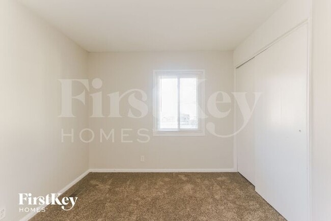 Building Photo - 4014 Red Bird Dr