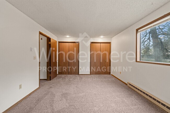 Building Photo - 2702 E 31st Ave