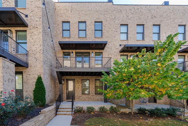 Building Photo - 1032 Robert Smalls Wy