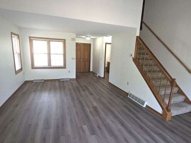 Building Photo - 3205 S Ridge Crest Ct