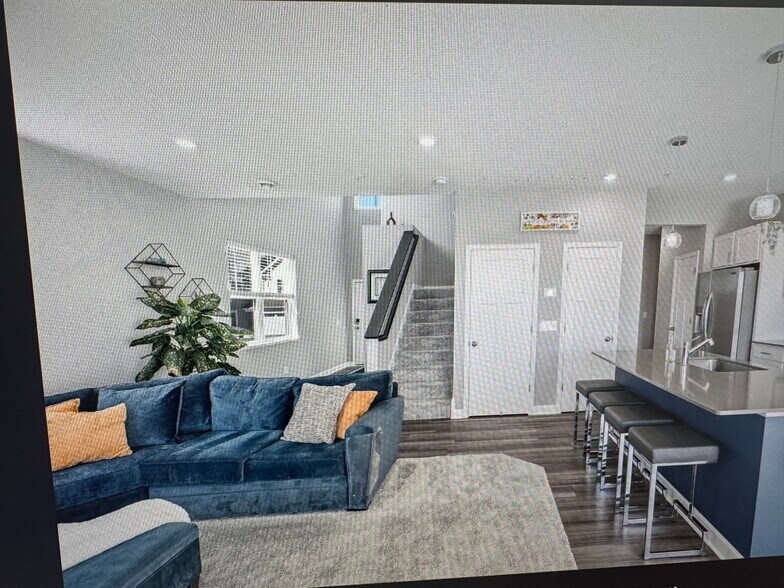 Building Photo - 10680 Wiles Way