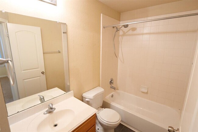 Building Photo - 26427 Longview Creek Dr