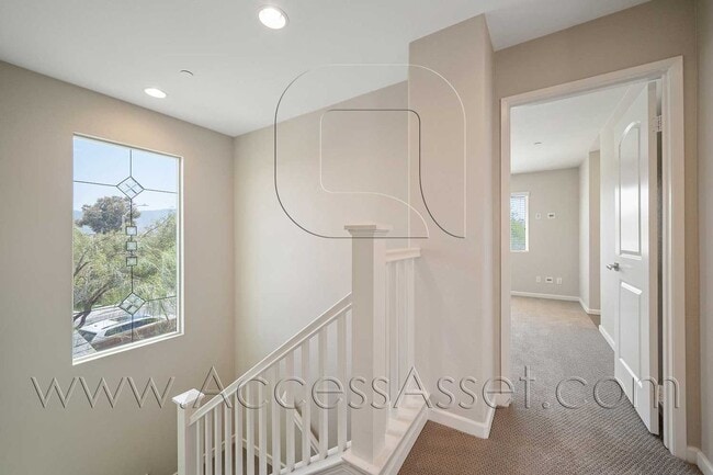 Building Photo - Stunning  Two-Story 4 Bed/3 Bath Home in B...