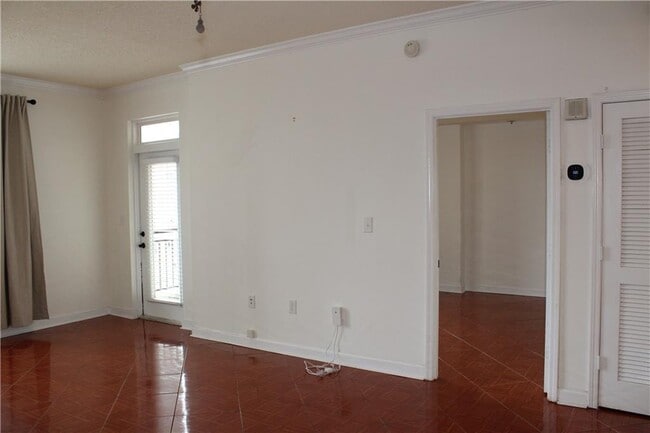 Building Photo - 1101 Juniper St NE