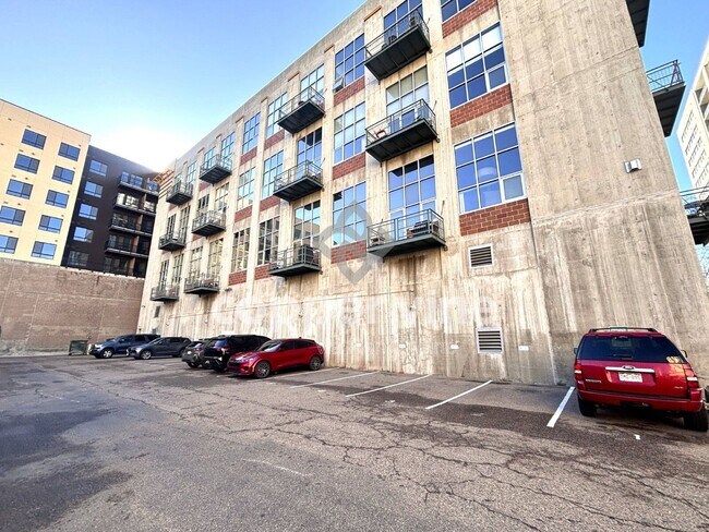 Building Photo - 1050 Cherokee St