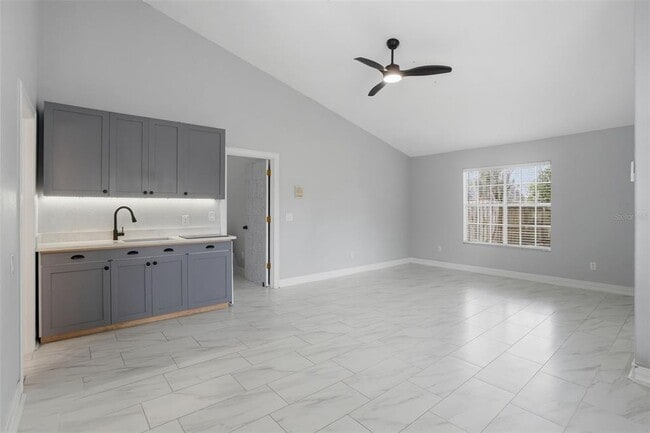 Building Photo - 1608 Imperial Palm Dr