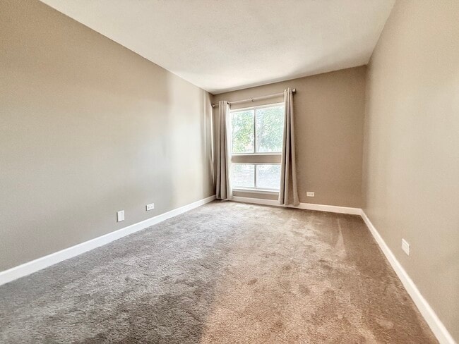 Building Photo - 1031 Courtland Dr