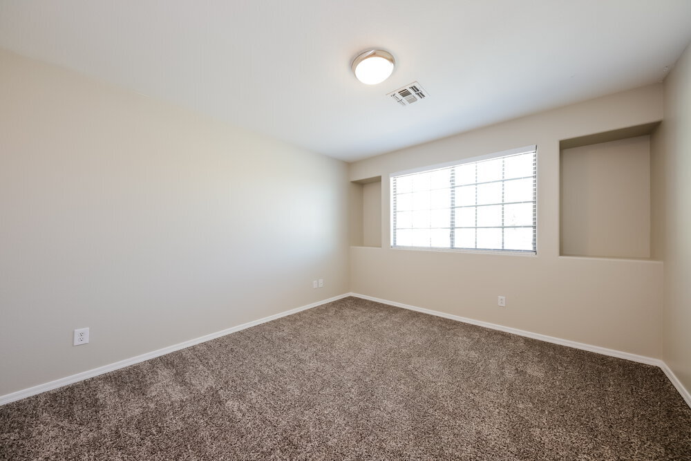 Building Photo - 2255 E Parkside Ln