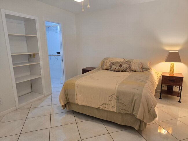 Building Photo - 3403 Bimini Ln