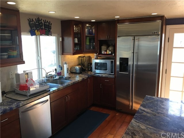 Building Photo - 6605 Seashore Dr