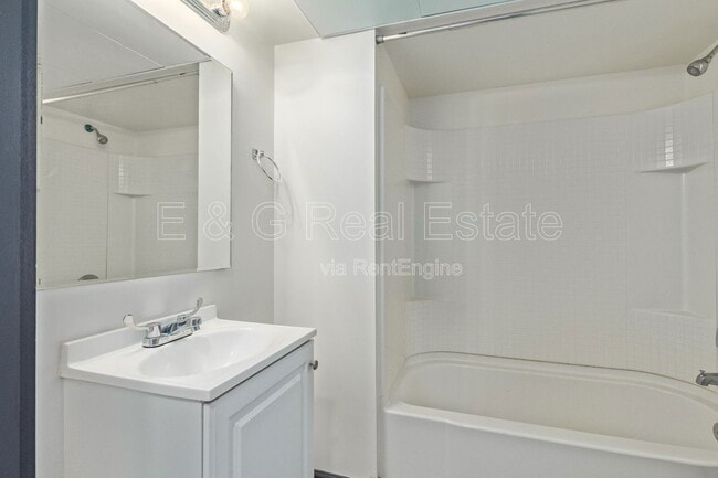 Building Photo - 129 N 11th Ave