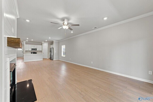 Building Photo - 7211 Holly Creek Dr SE