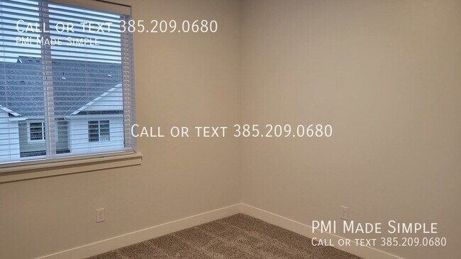 Building Photo - Gorgeous Top Floor Condo! Great Views!