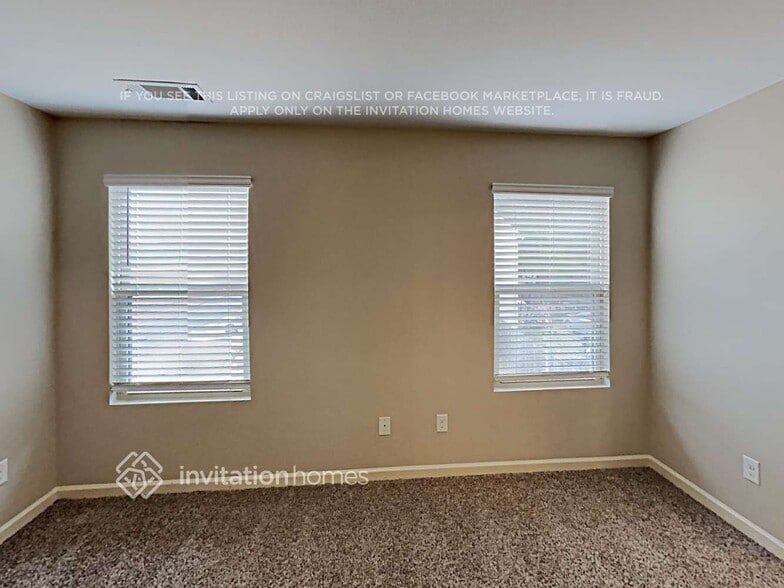 Building Photo - 3729 Pamela Dr SE