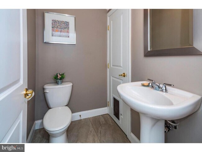 Building Photo - 116 Leigh Ave