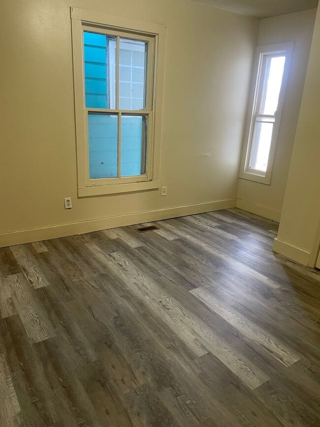 Building Photo - Knoxville 37921 - Charming 3-Bedroom, 1 Bath Home in Knoxville – Available Now! - Contact Lisa Vi...