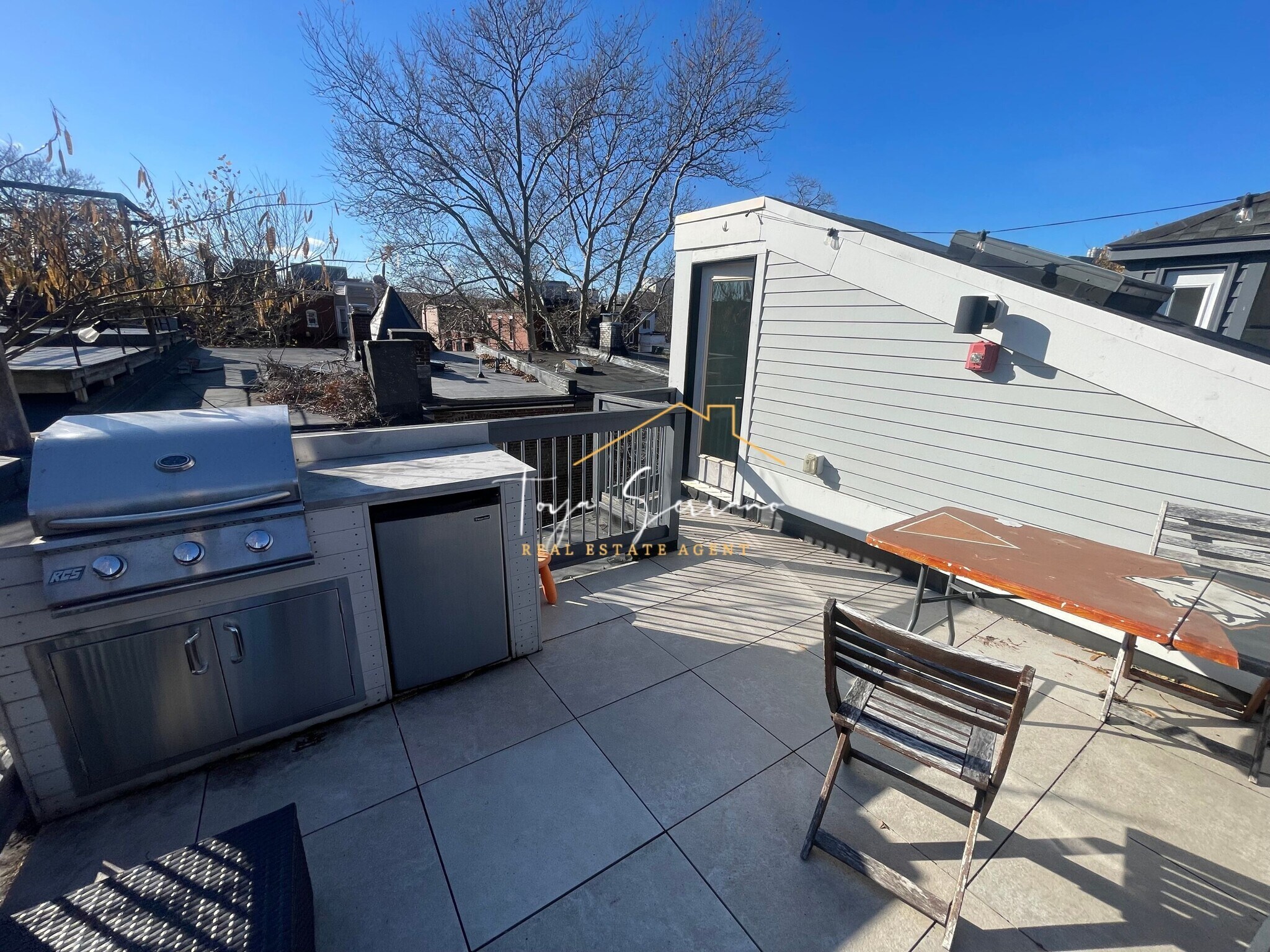 Building Photo - 20 Sussex St