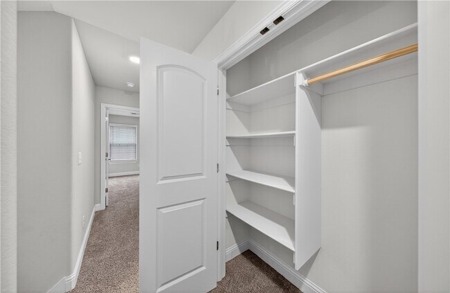 Building Photo - 584 Quartz Wy