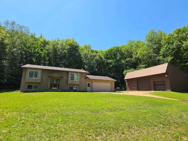 Building Photo - 4 Bedroom 2 Bathroom Home on 5 Acres with Shop, New Deck & Attached Garage