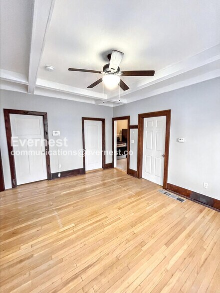 Building Photo - 9429 Brush St