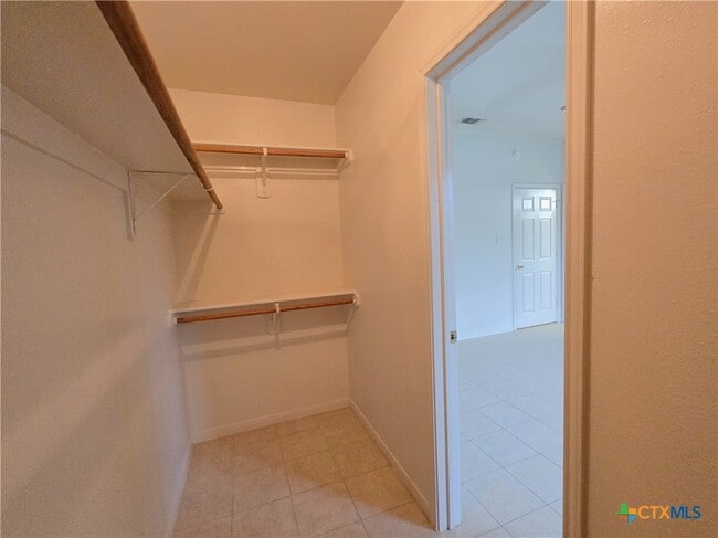 Building Photo - 1411 Nicholas Cir