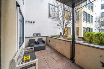 Building Photo - 501 9th St