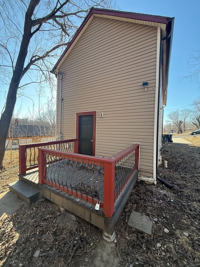 Building Photo - Beautifully Remodeled 3 Bedroom, 3 Bath Home for Rent!