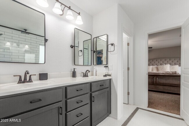 Building Photo - 4135 E Waterman Ct