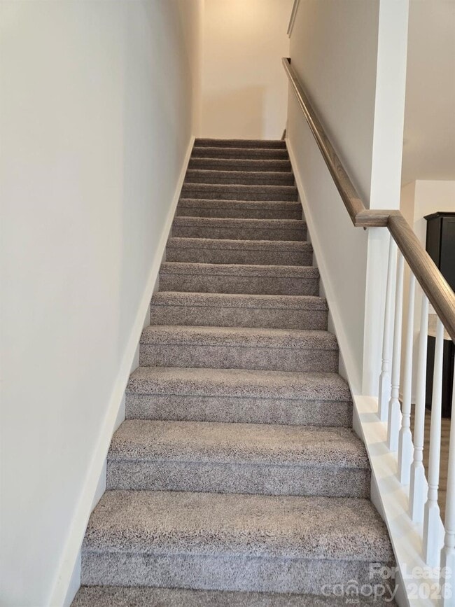 Building Photo - 774 Kitfox Dr NW