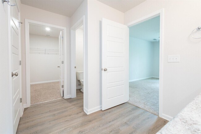Building Photo - 975 Lovebird Ct
