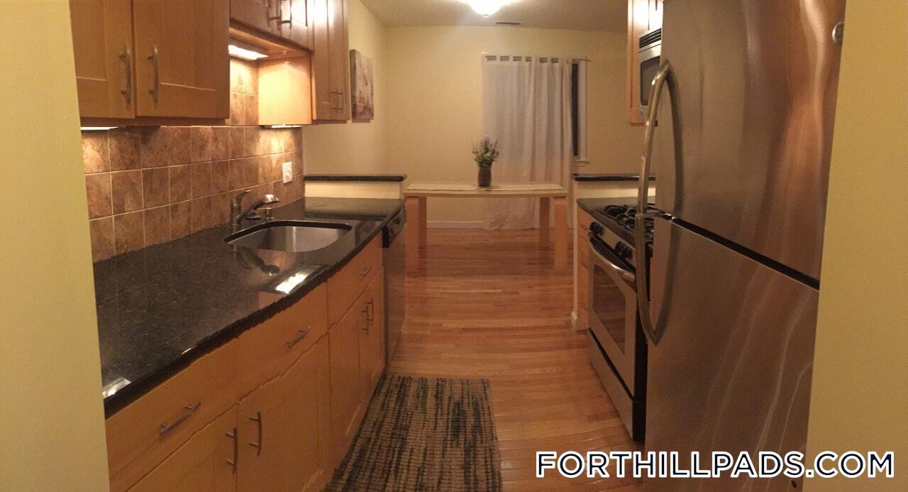 Building Photo - 66 St James St