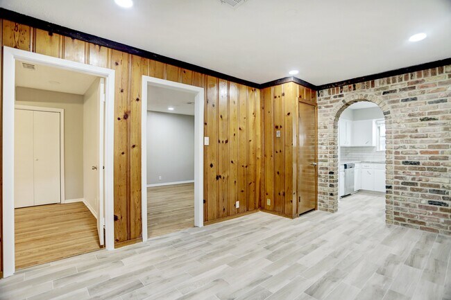 Building Photo - 5814 Anaqua Dr