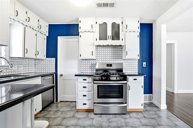 Building Photo - 5801 Posey Ln