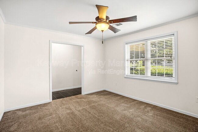 Building Photo - 3420 Linderwood Dr