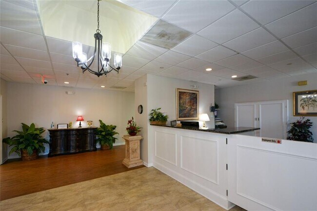 Building Photo - 475 Mount Vernon Hwy NE