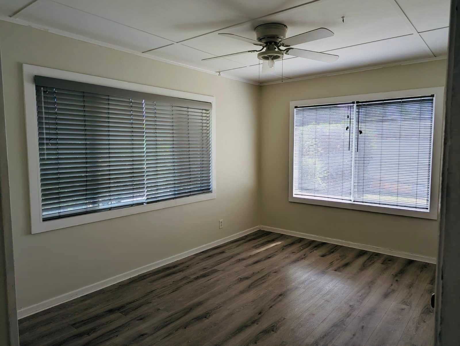 Building Photo - 305 3rd St