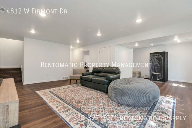 Building Photo - 4812 Firmont Dr