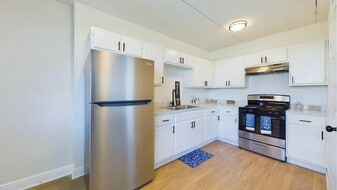 Building Photo - Marina Isle