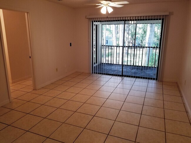 Building Photo - 2 bedroom 2 bath